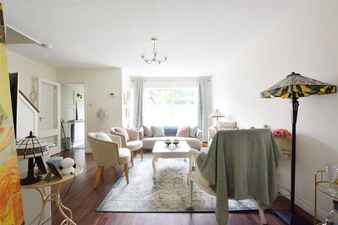 Moon Court, Lee, SE12