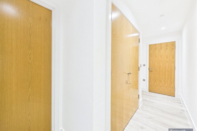 Lyon Road, Harrow, HA1