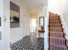 Riverway, London, N13