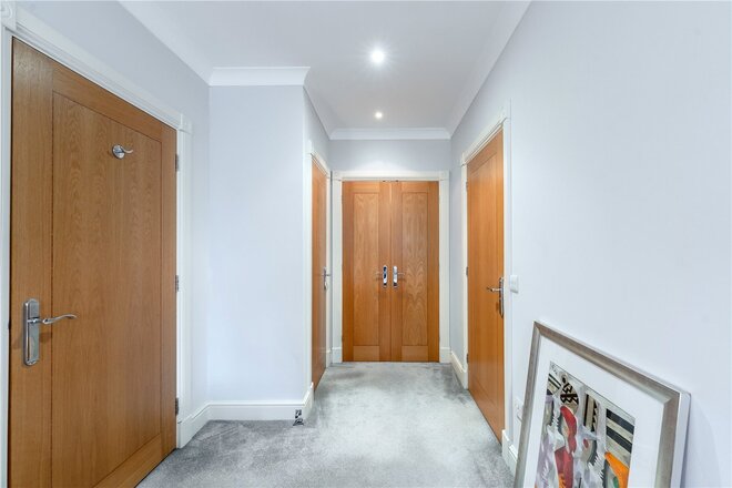 Ascent House, Weybridge, KT13