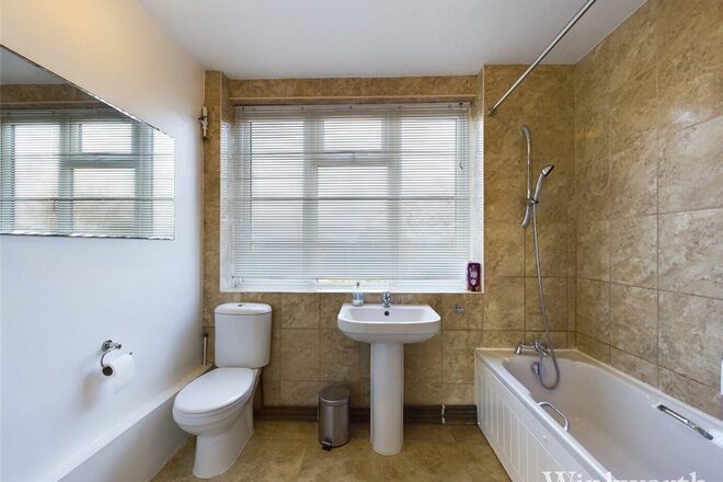 Mount Avenue, London, W5