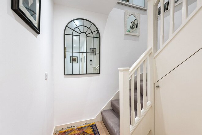 The Old Post House, London, SW1V