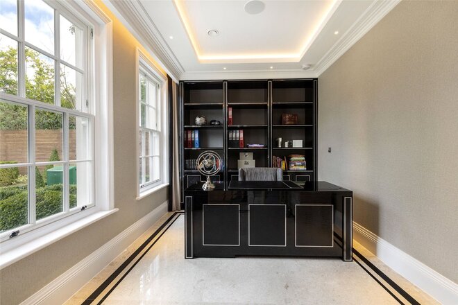Monks Road, Virginia Water, GU25