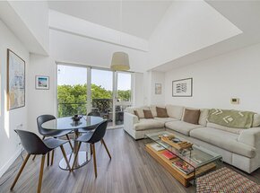 Blondin Way, London, SE16