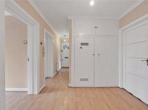 Golderslea, London, NW11