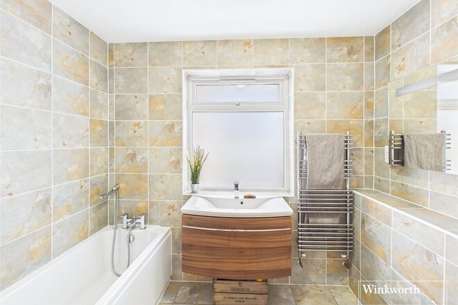 Highdown Avenue, Reading, RG4
