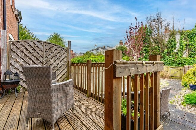 College Gate, Gloucestershire, GL53