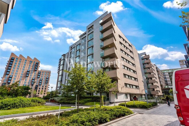 Merlin Heights, London, N17