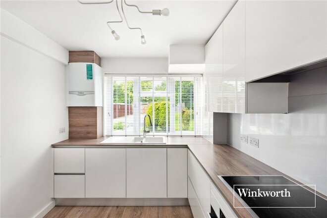 Kingsgate Avenue, London, N3