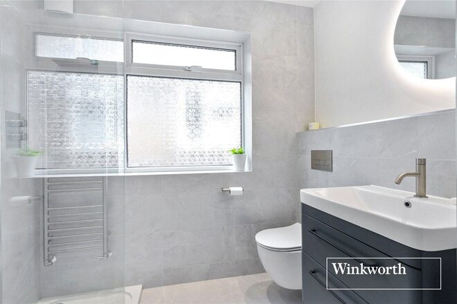 Connaught Road, Barnet, EN5