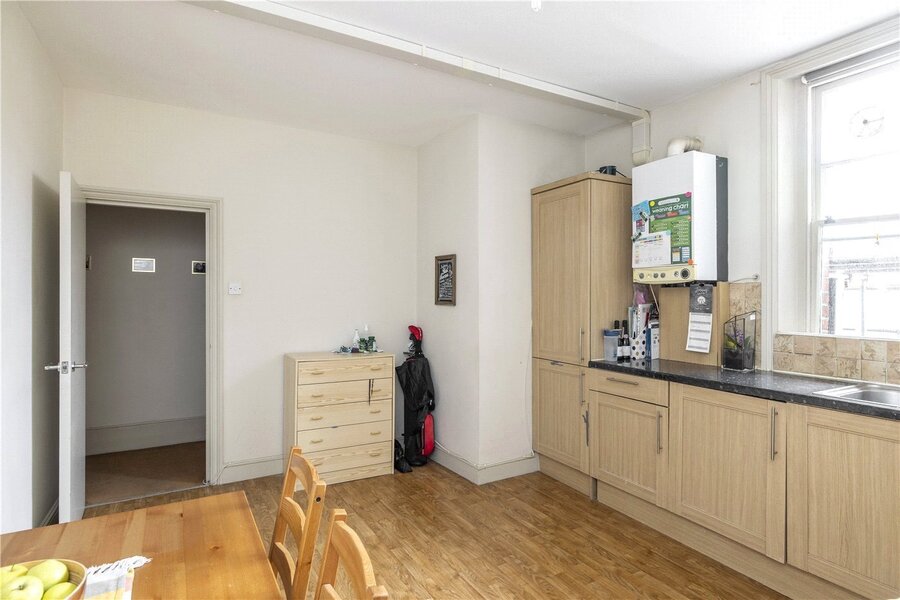 Eat-In Kitchen