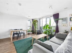 Roseberry Place, LONDON, E8