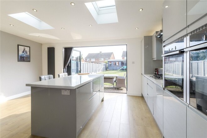 Main Road, Northampton, NN5