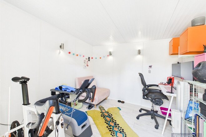 Tolworth Park Road, Surbiton, KT6