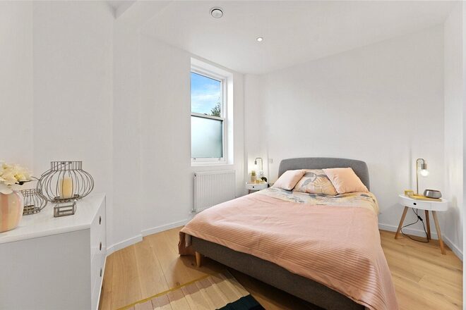 Jeddo Road, London, W12