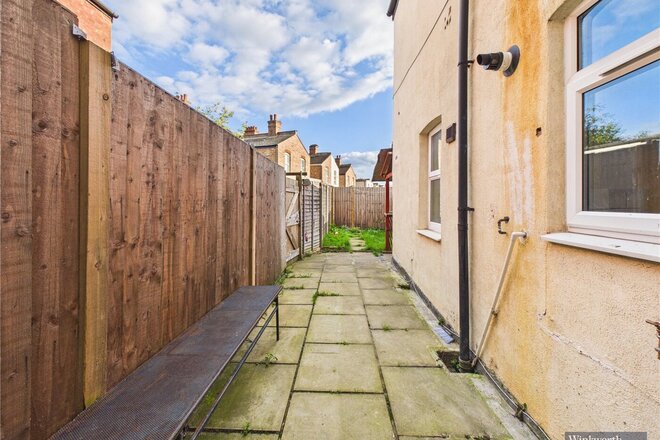 Locket Road, Harrow, HA3