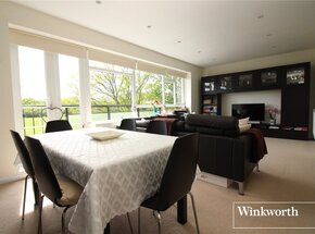 Knowl Park, Borehamwood, WD6