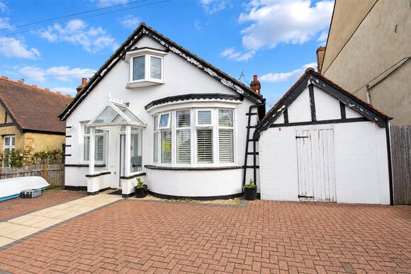 Lord Roberts Avenue, Essex, SS9
