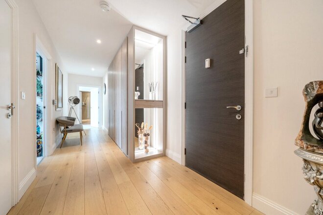 Inglis Way, London, NW7