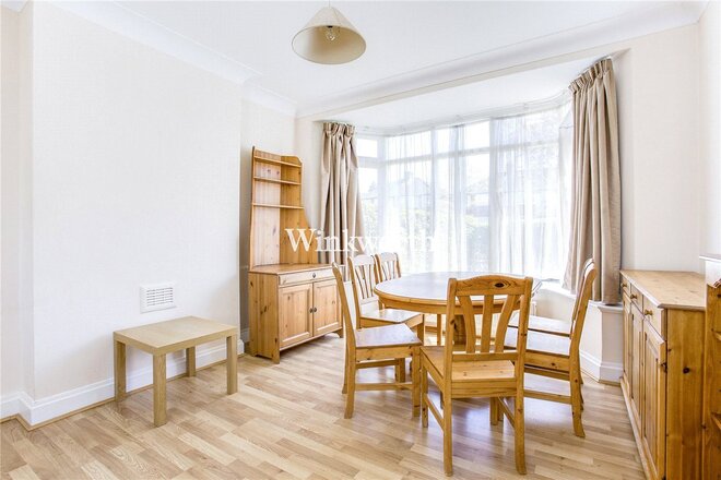 The Vale, London, NW11