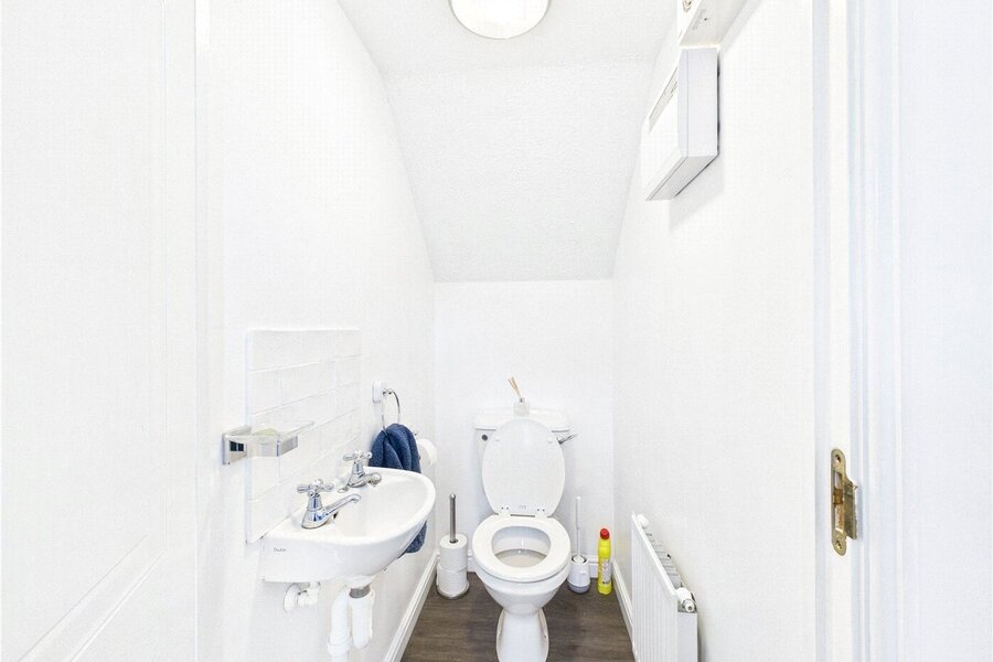 Wc/Cloakroom