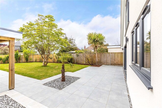 Wellington Avenue, Dorset, BH23