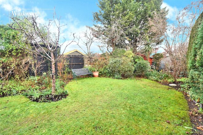 Edenfield Gardens, Worcester Park, KT4