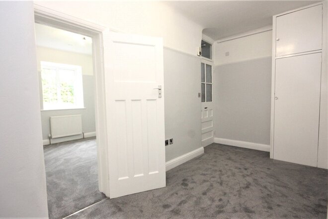 Gloucester Court, Kew Gardens, TW9