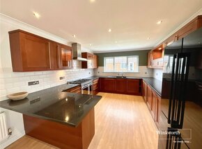 Somerford Avenue, Dorset, BH23
