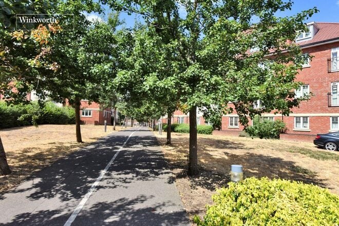 Schoolgate Drive, Morden, SM4