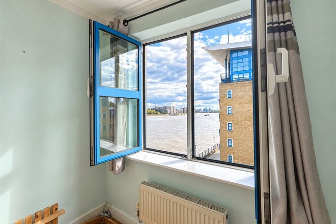 Rotherhithe Street, London, SE16