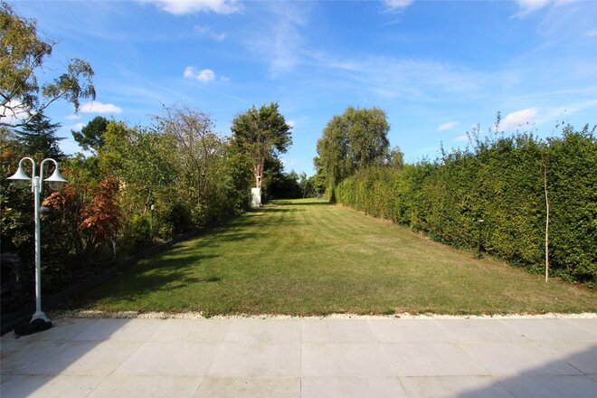 Trinity Road, Essex, SS6