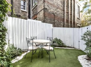 Cloisters Court, London, N6