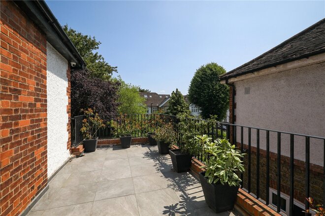 Tring Avenue, Ealing Common, W5