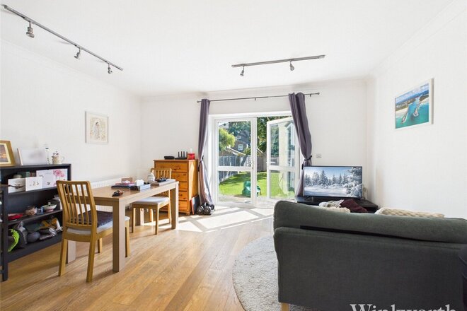 Livens Court, Ealing, W13