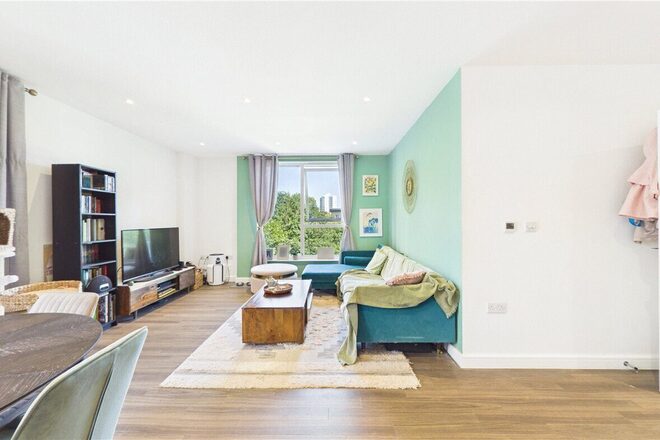 Bollo Bridge Road, London, W3