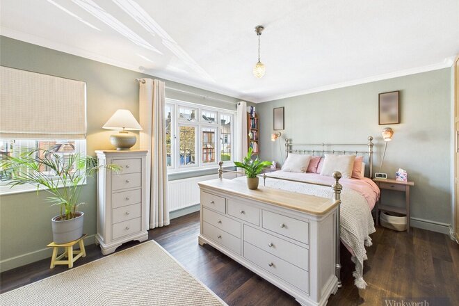 Bond Road, Surbiton, KT6