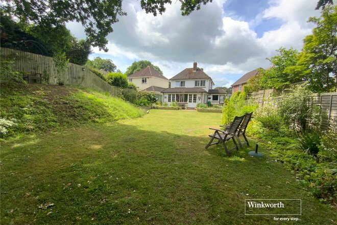 Shelley Close, Dorset, BH23