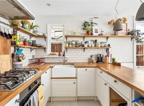 Holmewood Gardens, London, SW2