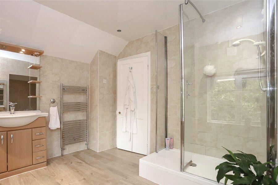 Ensuite