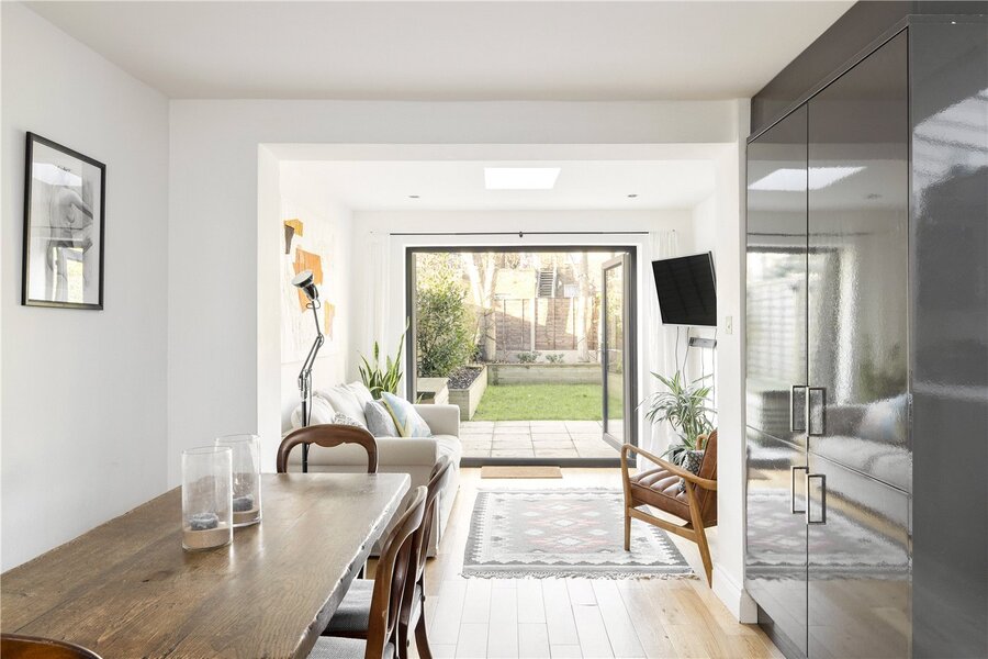Eat-In Kitchen