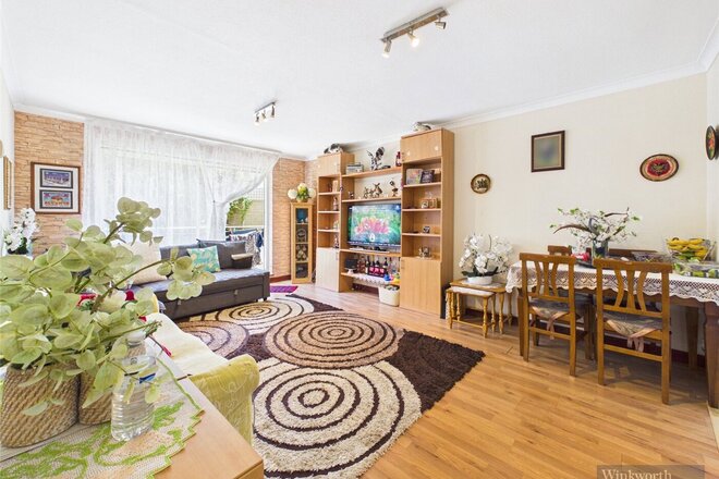 Eaton Drive, Kingston upon Thames, KT2