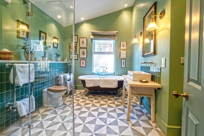 Chaucer Road, London, SE24