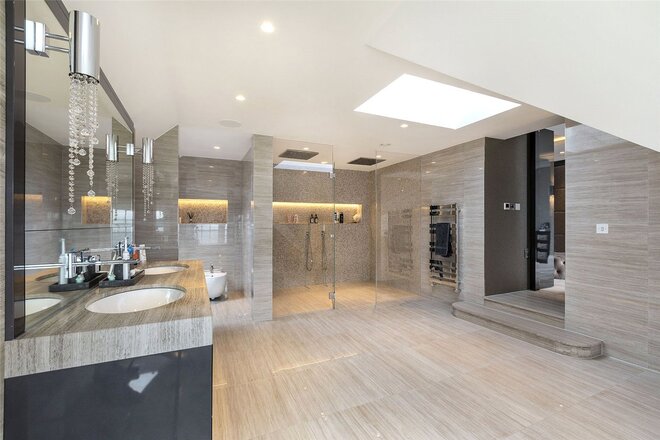 Monks Road, Virginia Water, GU25