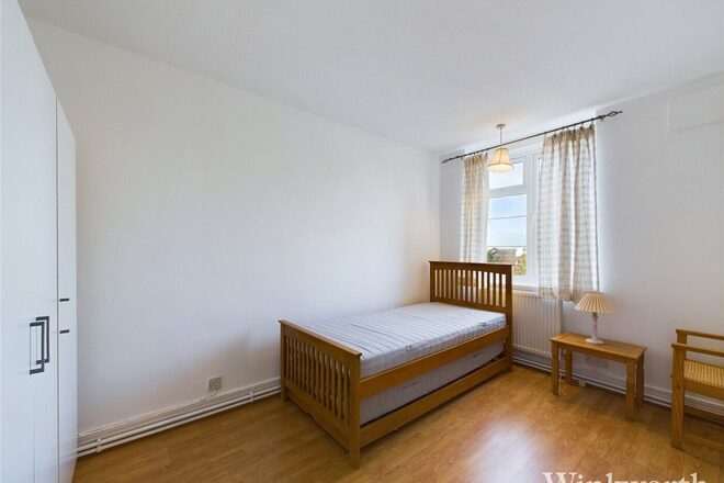 Mount Avenue, London, W5