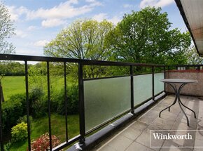 Knowl Park, Borehamwood, WD6