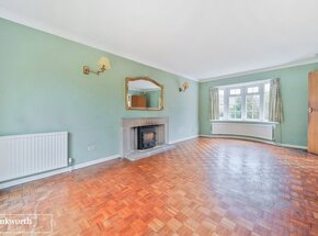 Paddock Fields, Hampshire, RG24