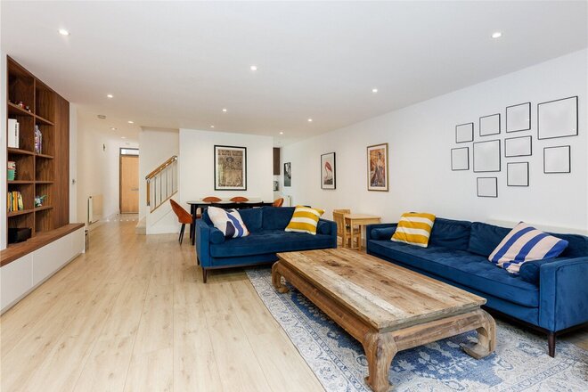 Scott Avenue, London, SW15