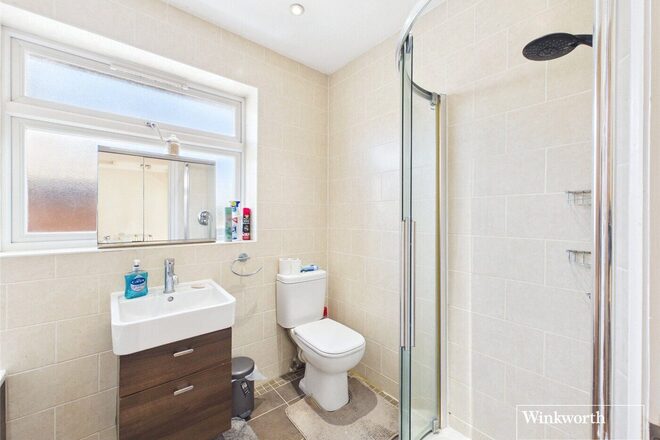 Wolmer Gardens, Edgware, HA8