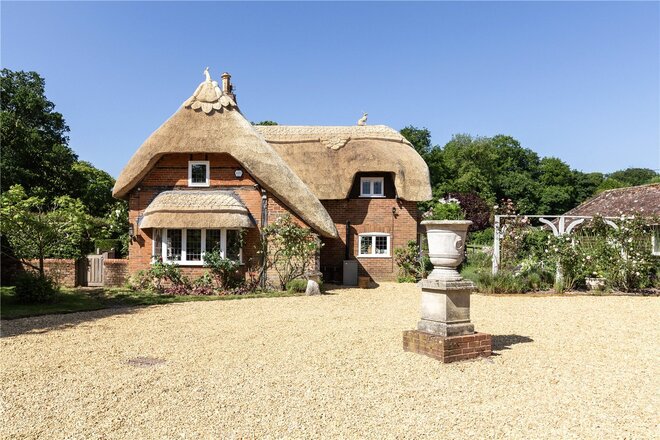 Tunworth, Hampshire, RG25
